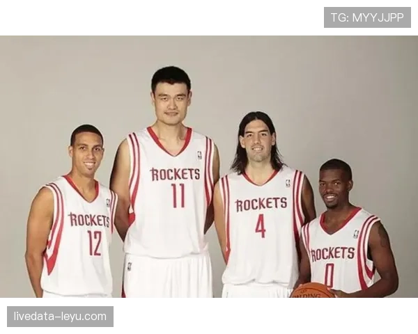 新赛季阵容曝光引热议，球队最强首发阵容备受球迷关注