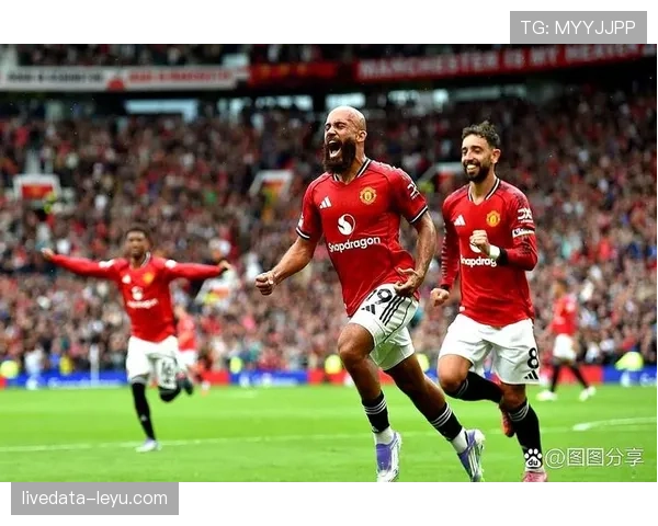 曼联英超赛季表现稳健，重振雄风势头强劲