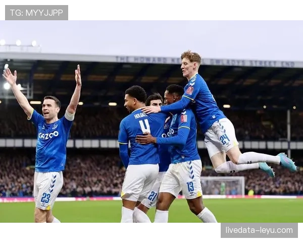 雷吉·沃尔顿状态回暖,英超新星进攻端表现亮眼引关注 雷吉·沃尔顿状态回暖,英超新星进攻端表现亮眼引关注