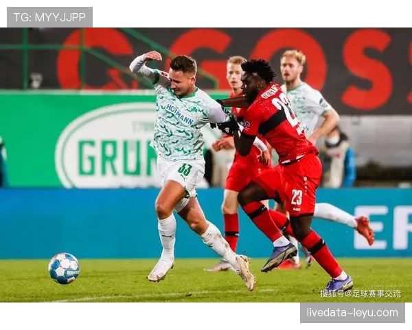 新赛季足球格局初显：多队竞争加剧，争冠与保级形势走势清晰