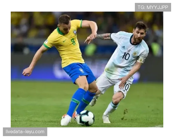 杜埃 vs 卡马文加:雷恩青训双星中场角色与成长轨迹对比 杜埃 vs 卡马文加:雷恩青训双星中场角色与成长轨迹对比