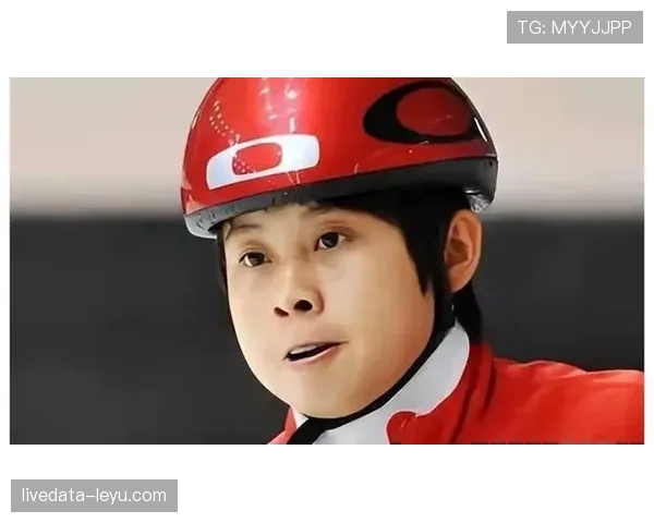 王濛训练完顺手买个包，教练在后面追着喊别刷爆卡